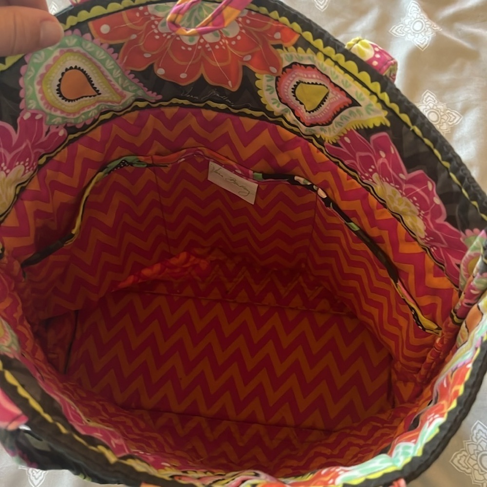 Vera Bradley Tote Bag, Measurements in Photos - Picture 4 of 8